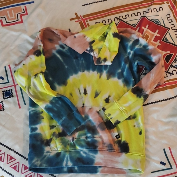 art class Other - Super cute gender neutral pull over tye dye hoodie